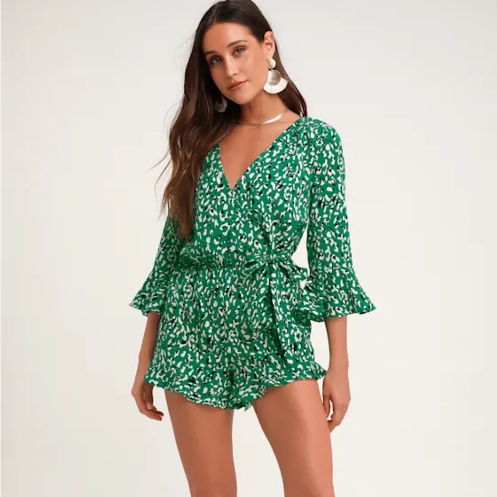 Make Moves Green and Black Print Flounce Sleeve Romper XL
Lulus